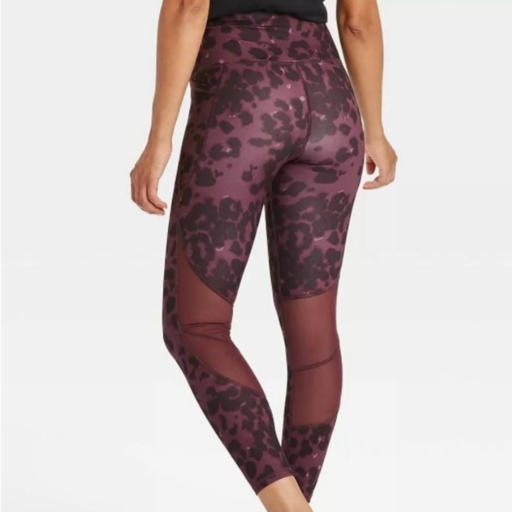 All in Motion Leopard Print Workout Set - Picture 12 of 12